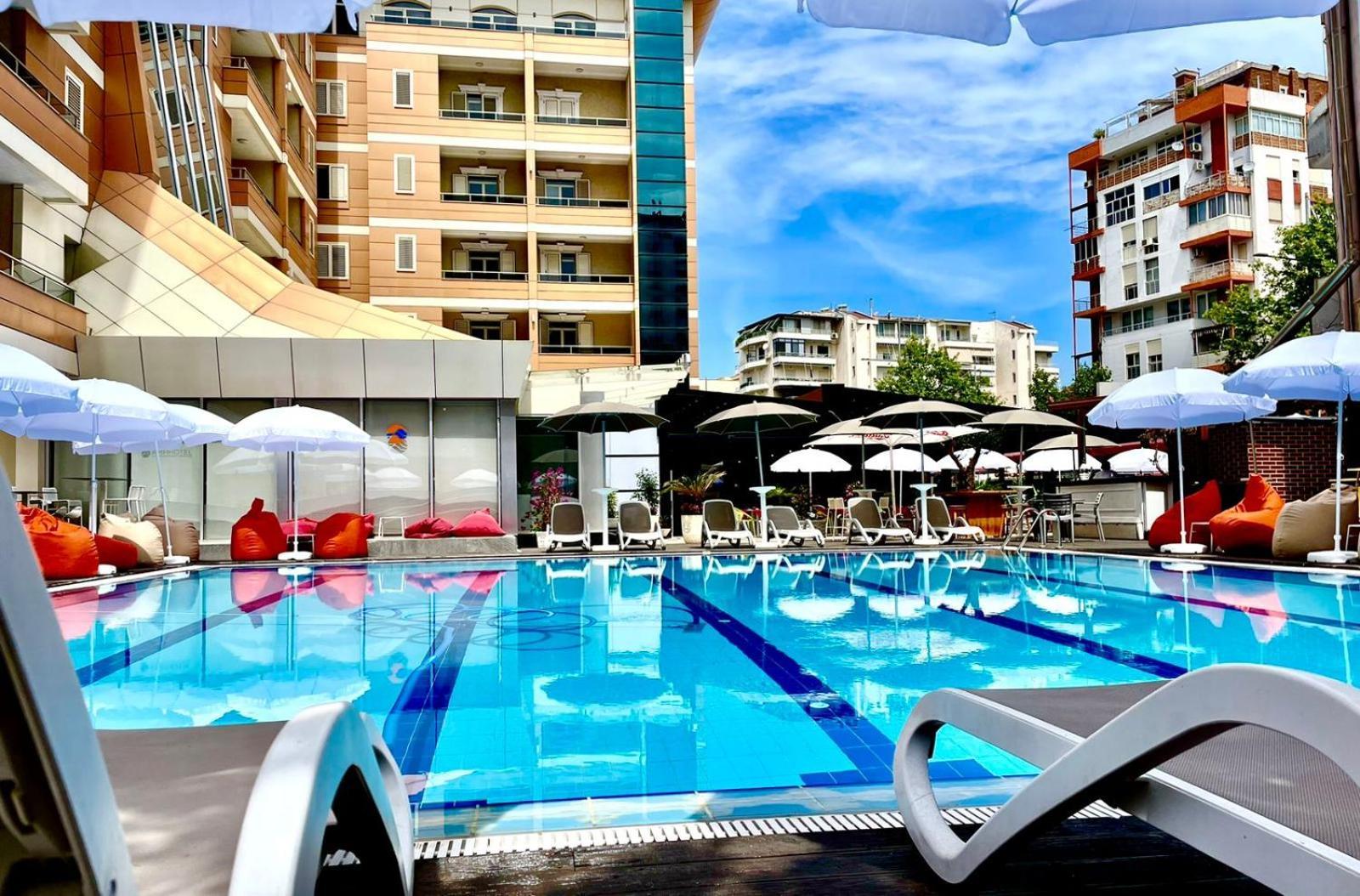 Amh Hotel Драч Екстериор снимка