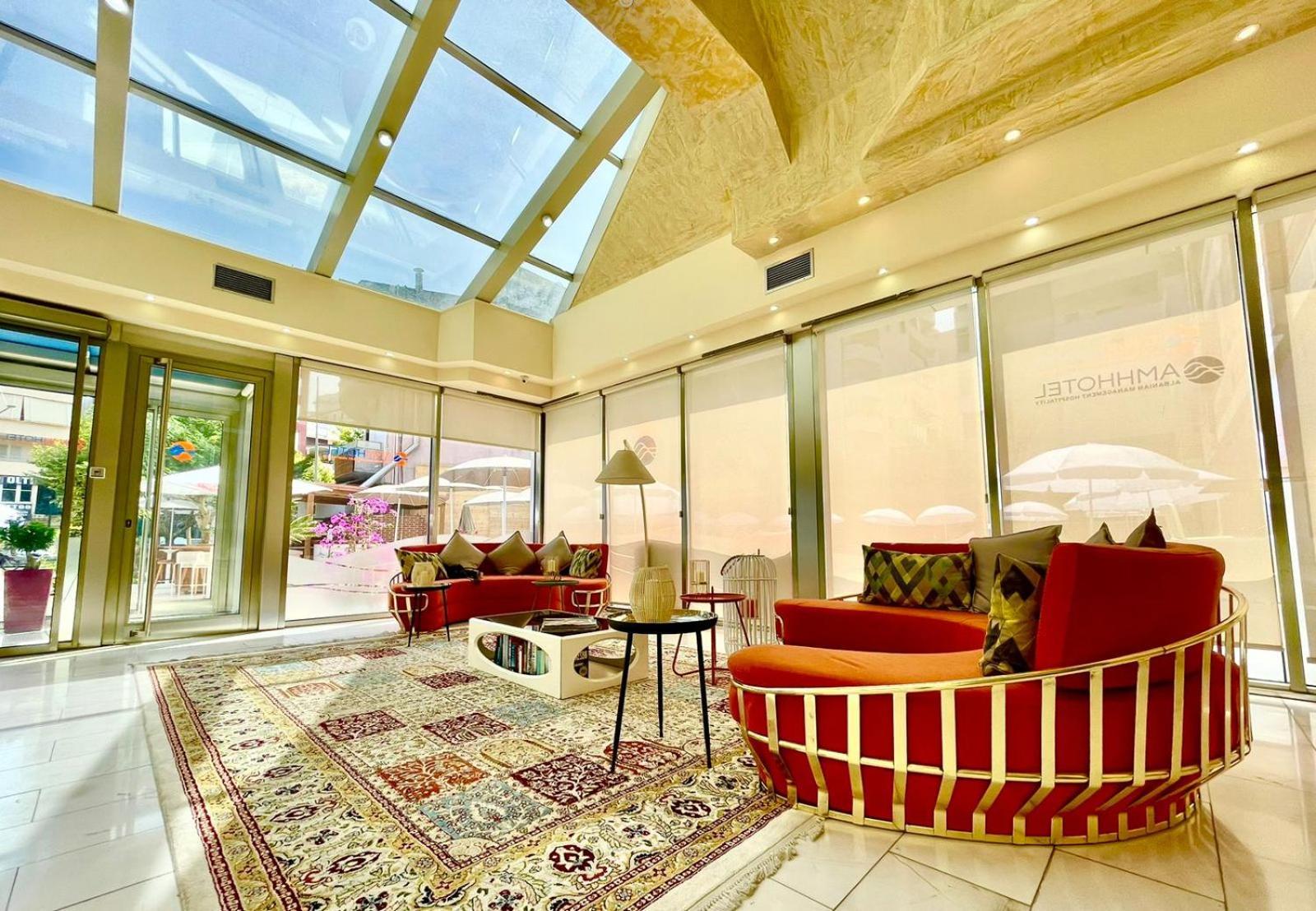 Amh Hotel Драч Екстериор снимка